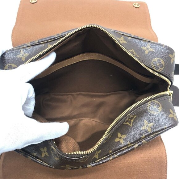 LOUIS VUITTON Brown Monogram Canvas Messenger Shoulder Bag - Picture 12 of 16